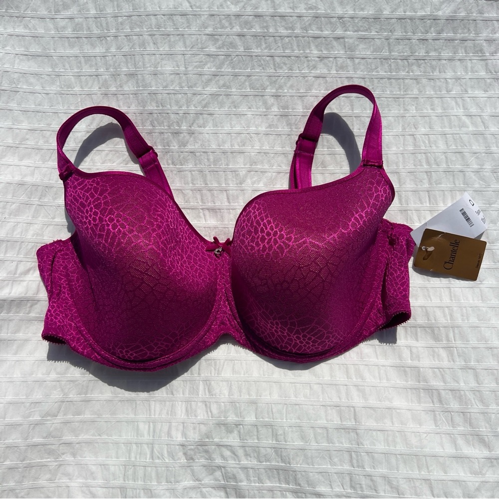 Chantelle C Magnifique Sweetheart T-Shirt Bra in Fuchsia, 42D